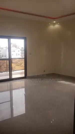 3chbre Appartement dans Yoff à Louer