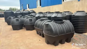 Regardes Fontes , Meuble Et Réservoir