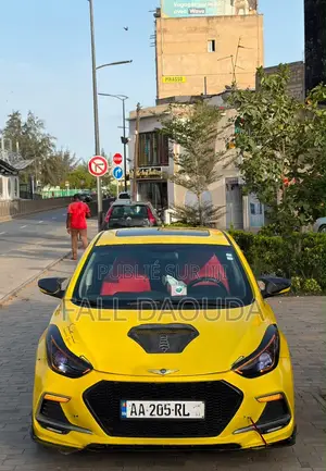 Hyundai Elantra 2016 Jaune