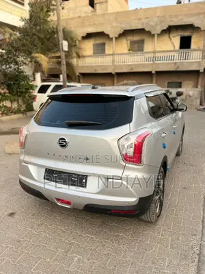 SsangYong Tivoli SE 2016 Beige