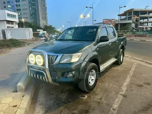Toyota Hilux 2015 Gris