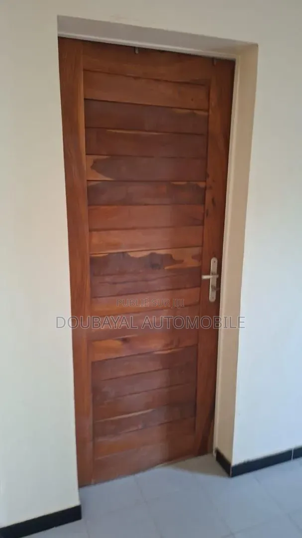 3chbre Villa dans Ngaparou, Thiès Sud à Vendre