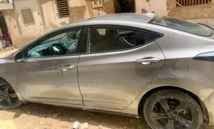 Hyundai Elantra 2011 Gris