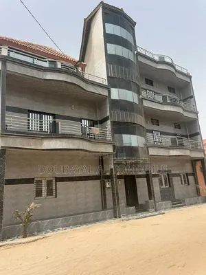 3chbre Villa dans Amo 6, Guediawaye à Vendre
