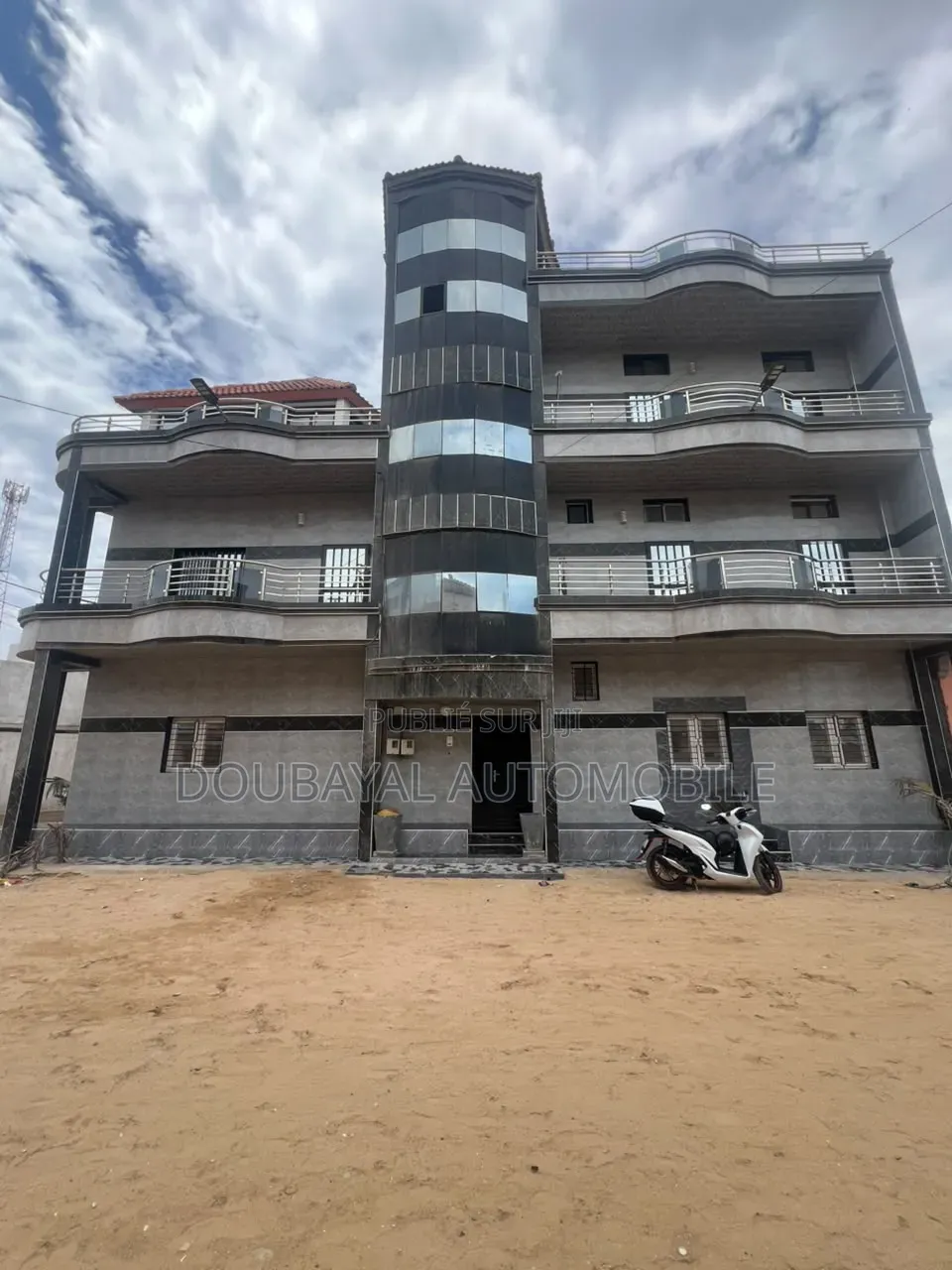 3chbre Villa dans Amo 6, Guediawaye à Vendre