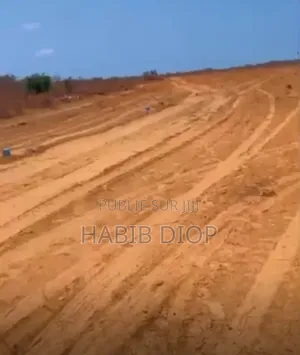 Des Parcelles De 150m2 À Yène
