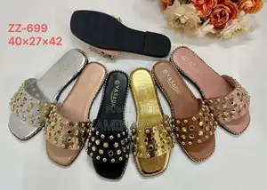 Vente De Chaussures De Femme Très Classe Et Chic