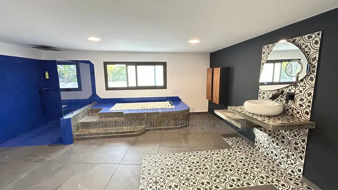 Meublé 2chbre Villa dans Warang, Thiès Sud à Vendre