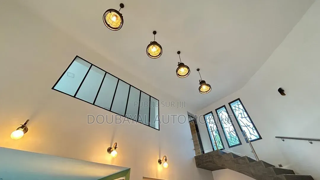 Meublé 2chbre Villa dans Warang, Thiès Sud à Vendre