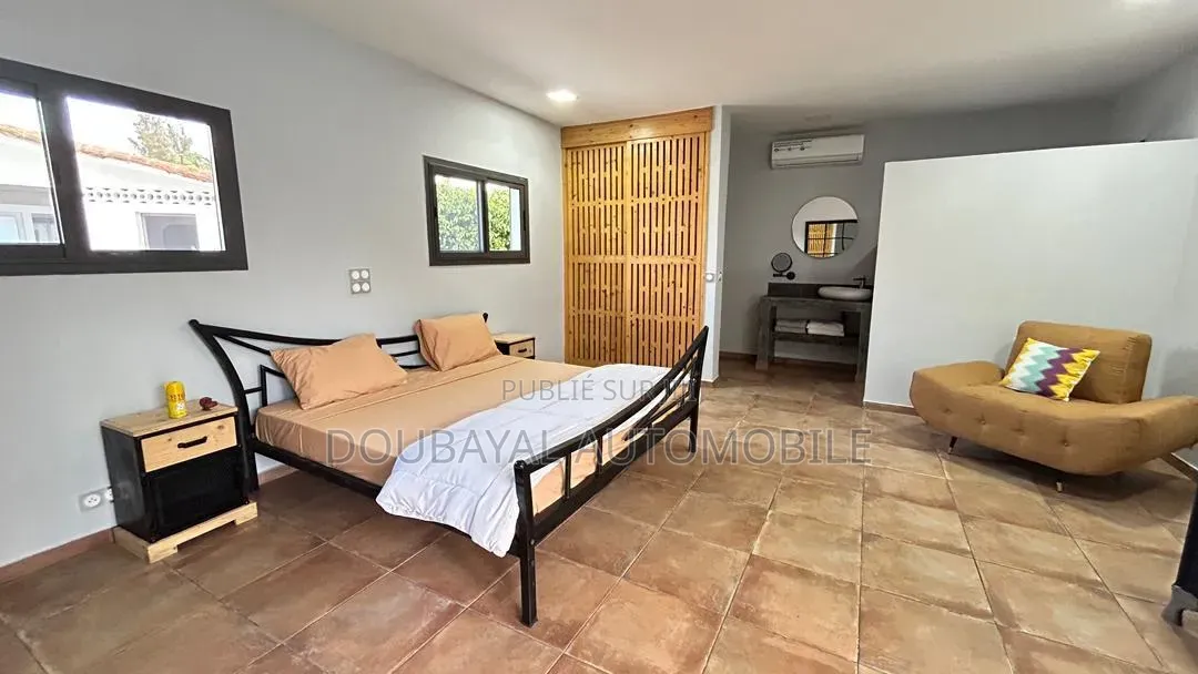 Meublé 2chbre Villa dans Warang, Thiès Sud à Vendre