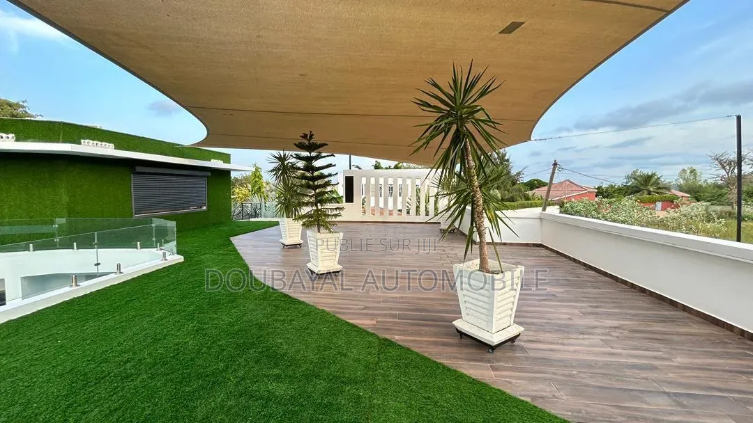 Meublé 2chbre Villa dans Warang, Thiès Sud à Vendre