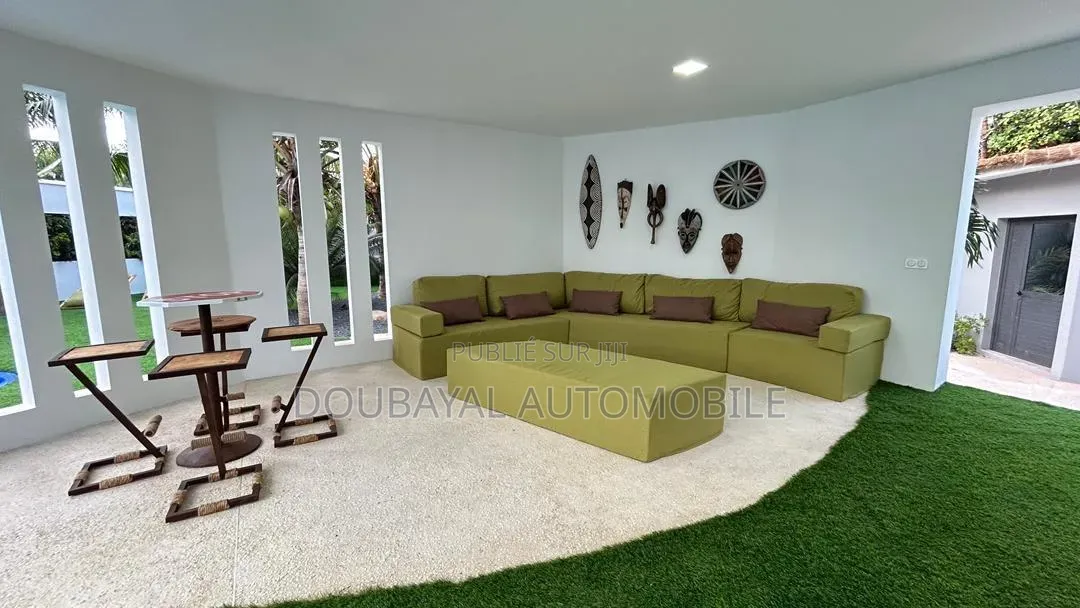 Meublé 2chbre Villa dans Warang, Thiès Sud à Vendre