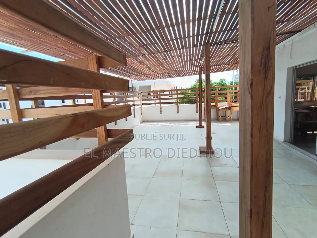 20chbre Maison de ville / Terrasse dans Villa R+2 À Louer à Louer