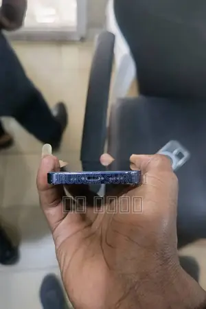 Apple iPhone 12 64 GB Bleu