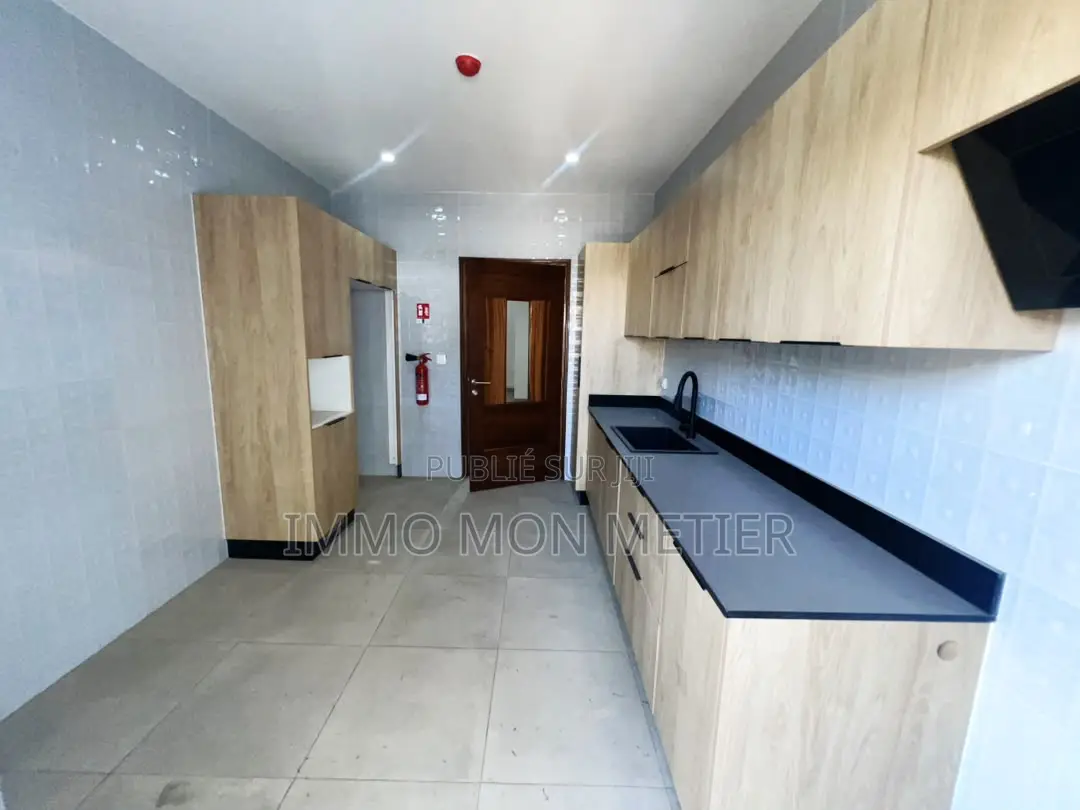 2chbre Appartement dans Appartement F3 A à Louer