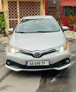 Toyota Auris 2017 Gris