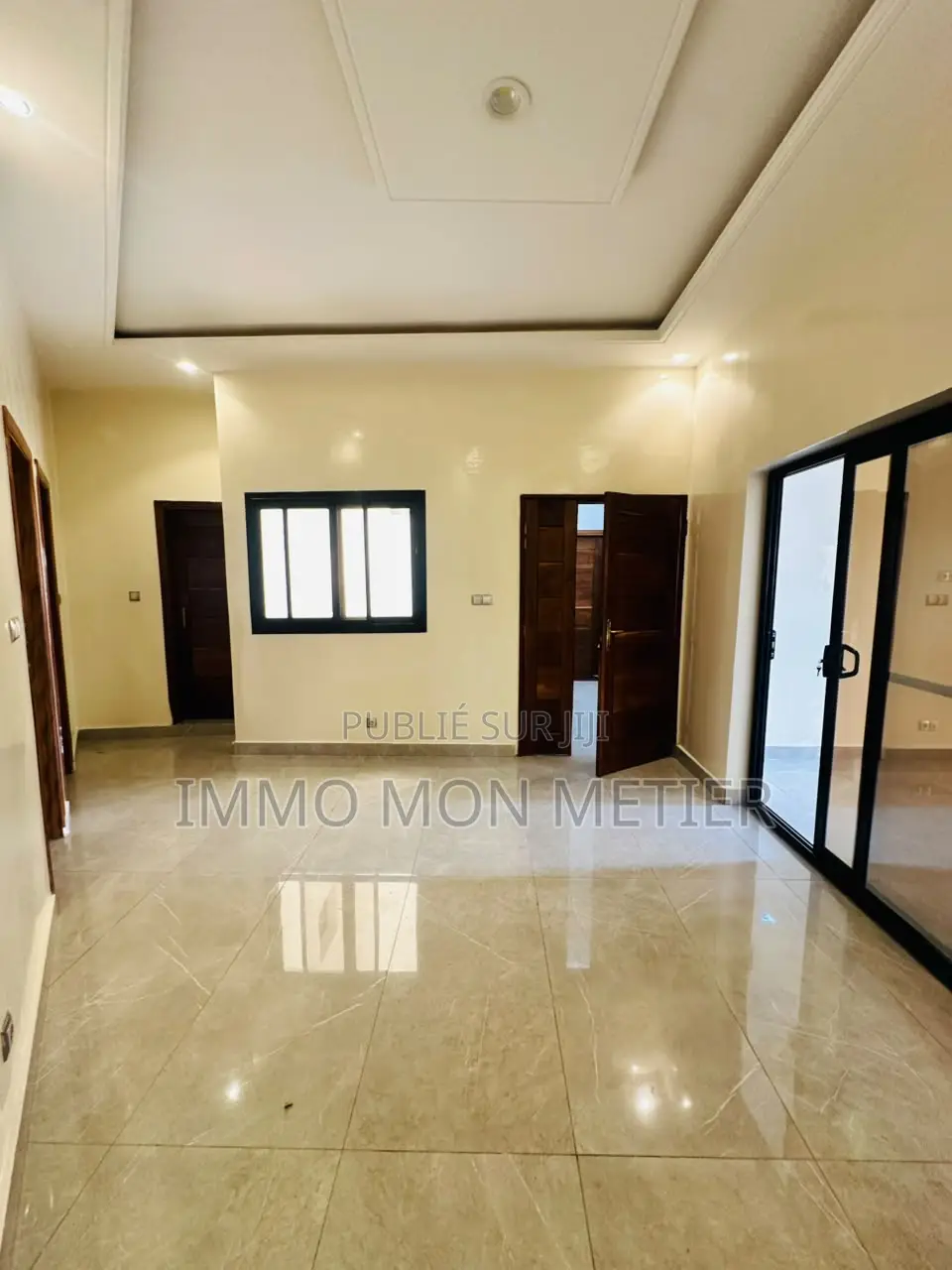 3chbre Appartement dans Yoff à Louer