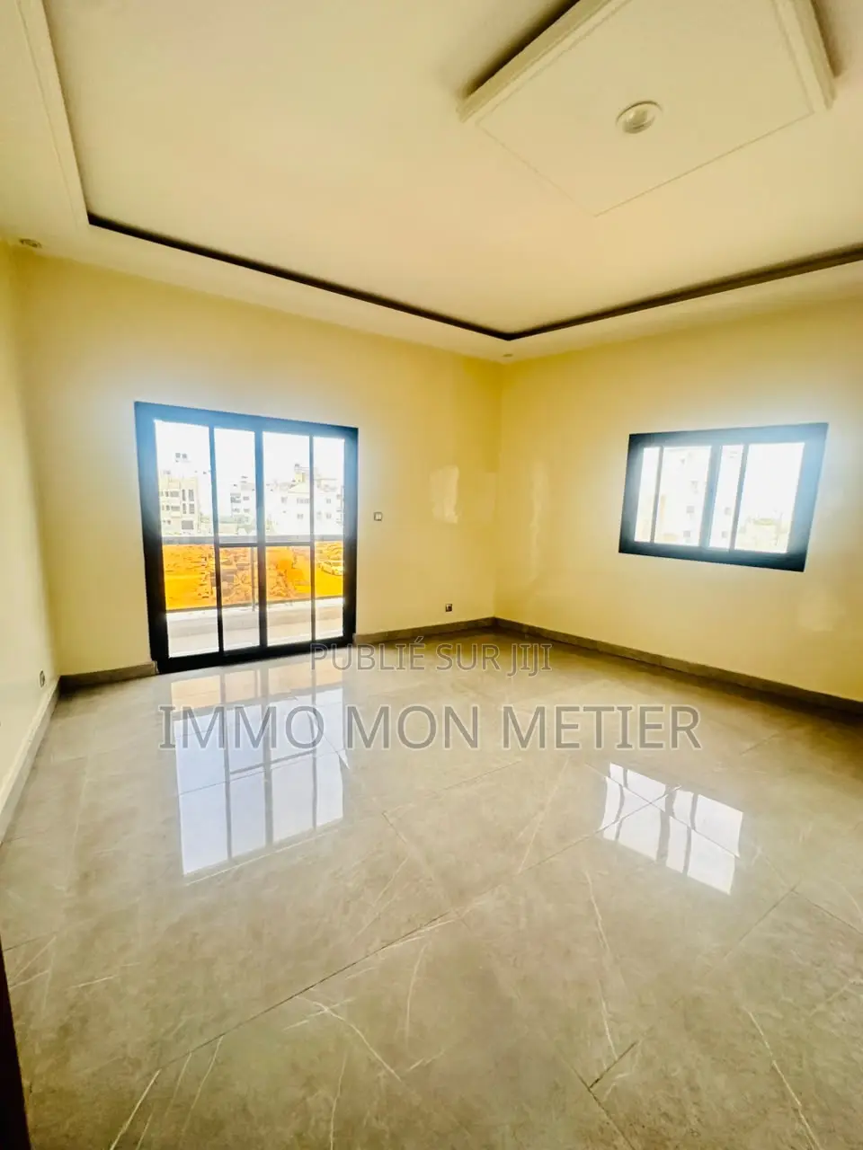 3chbre Appartement dans Yoff à Louer