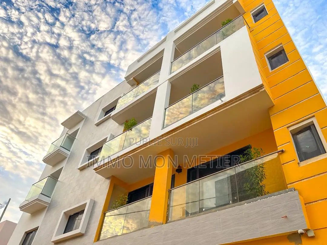 4chbre Appartement dans Almadies à Louer