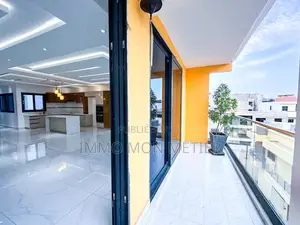 4chbre Appartement dans Almadies à Louer