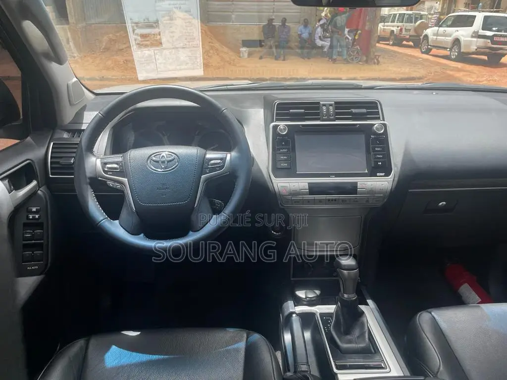 Toyota Land Cruiser 4.0 V6 EXR 2018 Gris