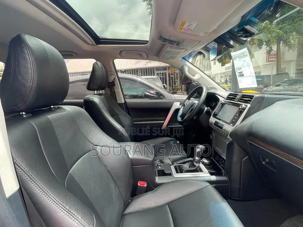 Toyota Land Cruiser 4.0 V6 EXR 2018 Gris