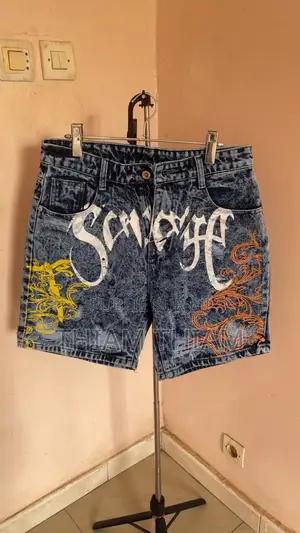 Vêtements Hommes Femmes Enfants