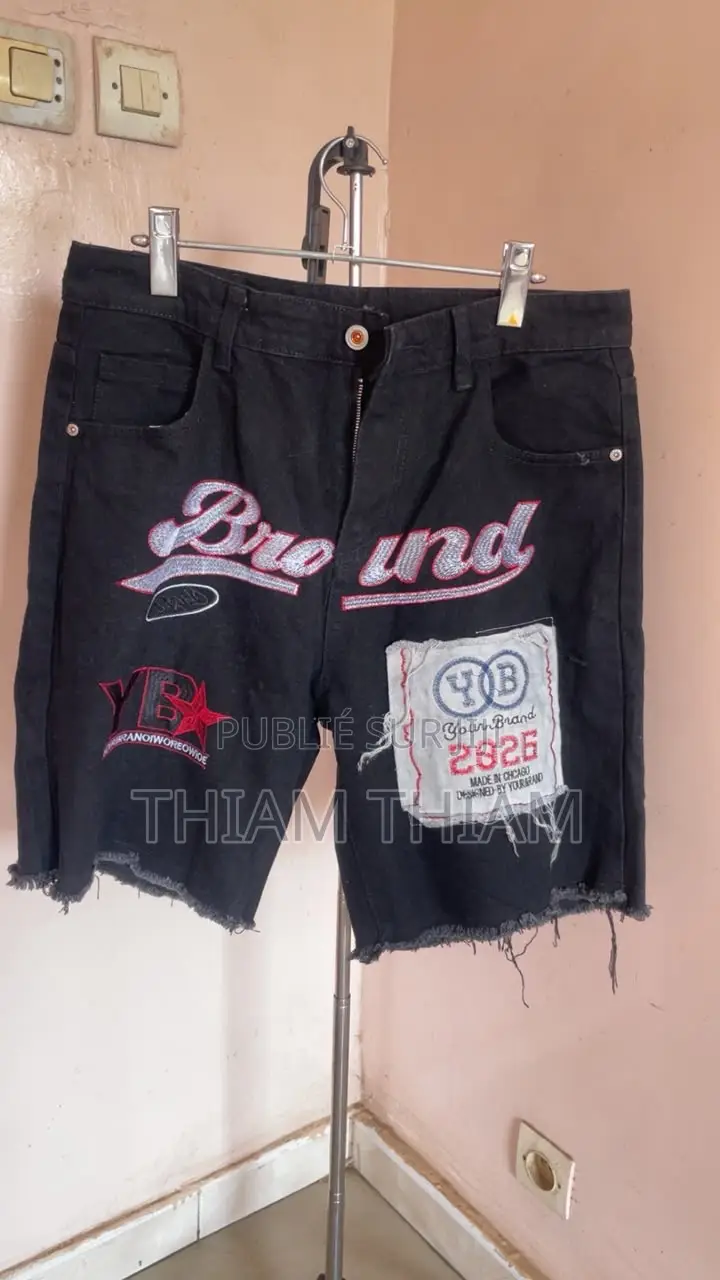 Vêtements Hommes Femmes Enfants