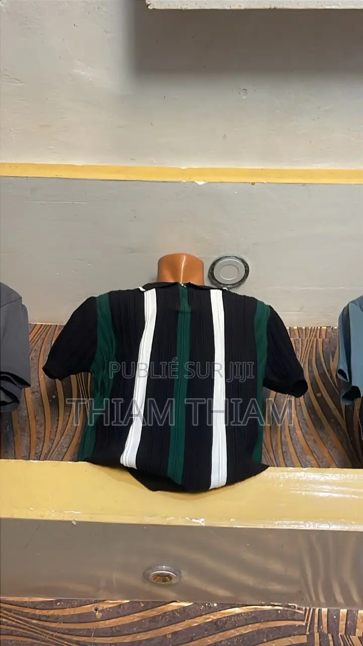 Vêtements Hommes Femmes Enfants