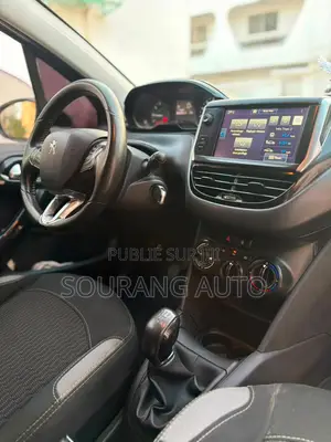 Peugeot 208 2016 Rouge
