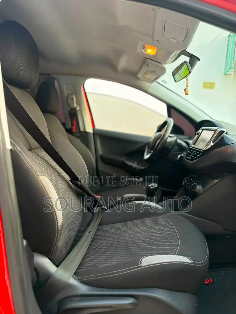 Peugeot 208 2016 Rouge