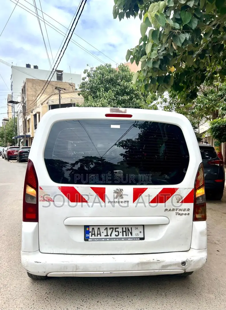 Peugeot Partenaire 2015 Blanc