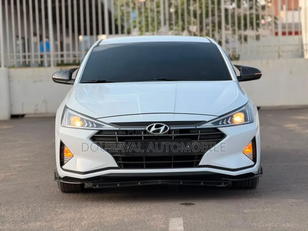 Hyundai Avante 2019 Blanc