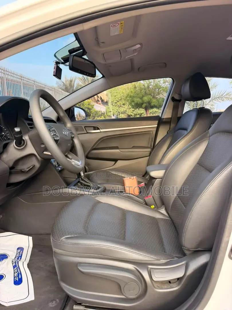 Hyundai Avante 2019 Blanc
