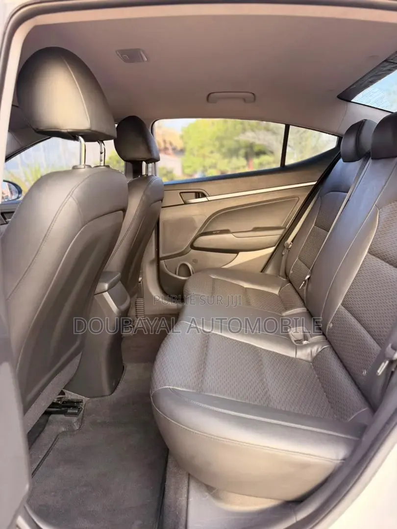 Hyundai Avante 2019 Blanc