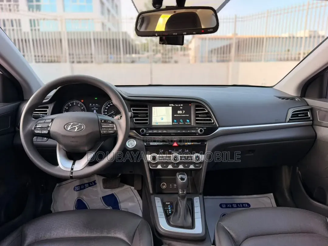 Hyundai Avante 2019 Blanc