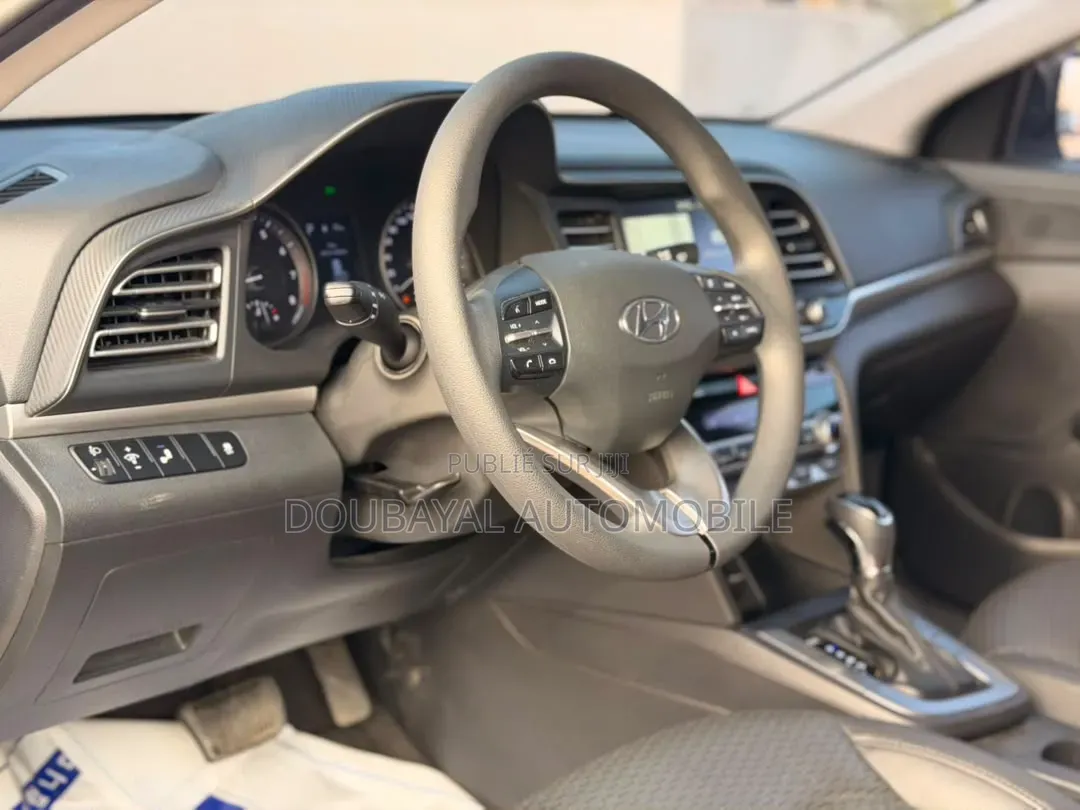 Hyundai Avante 2019 Blanc