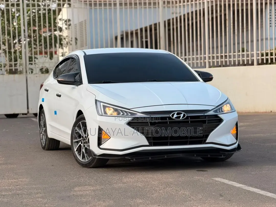 Hyundai Avante 2019 Blanc