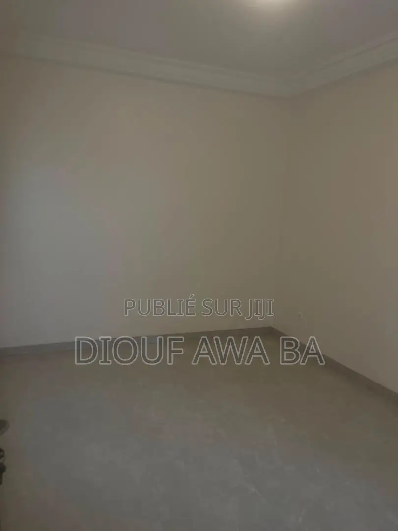 Immeuble À Louer Mermoz