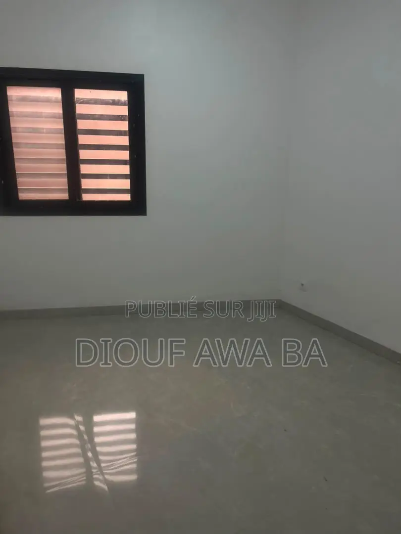 Immeuble À Louer Mermoz