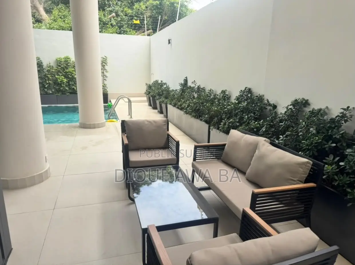 3chbre Appartement dans Almadies à Louer