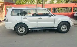Mitsubishi Pajero 2015 Blanc
