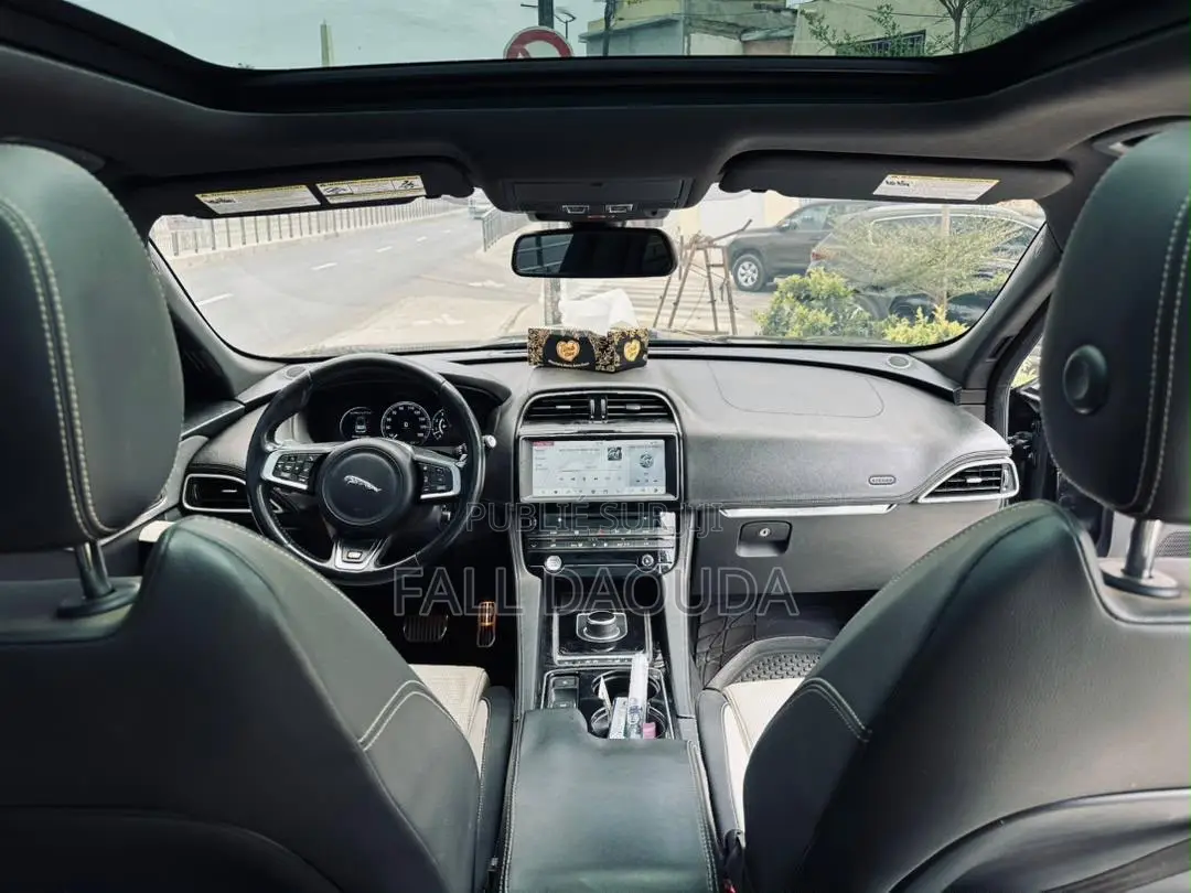 Jaguar F-Pace 2017 Noir