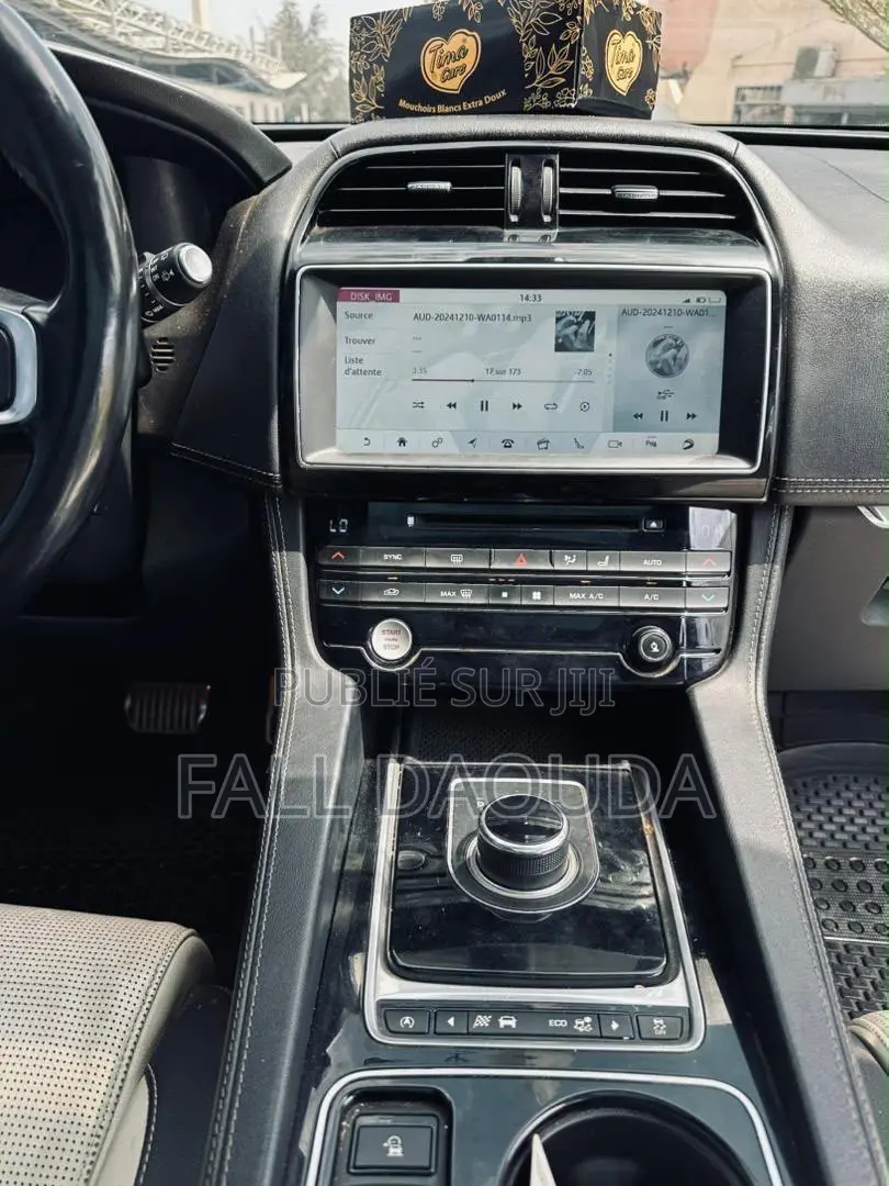Jaguar F-Pace 2017 Noir