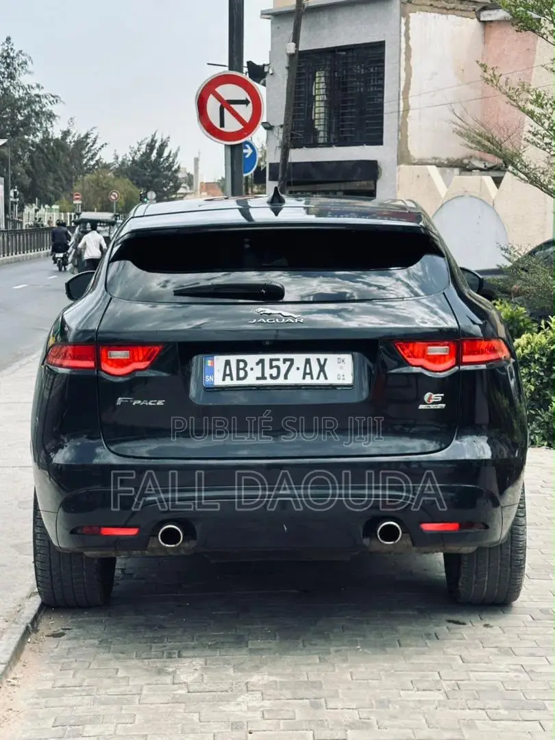 Jaguar F-Pace 2017 Noir