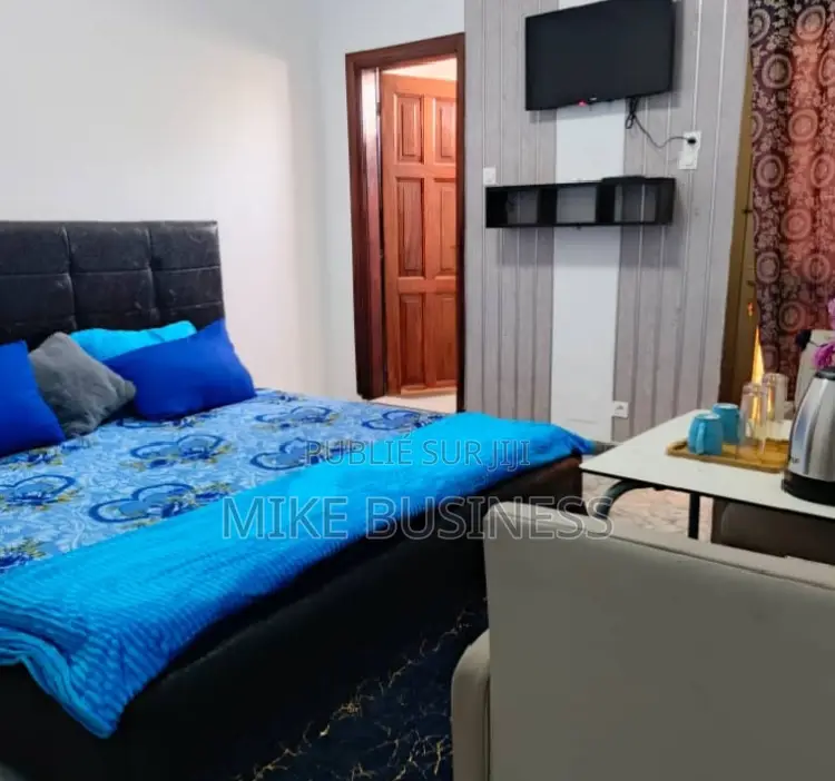 Meublé 1chbre Appartement dans Résidence, HLM à Louer