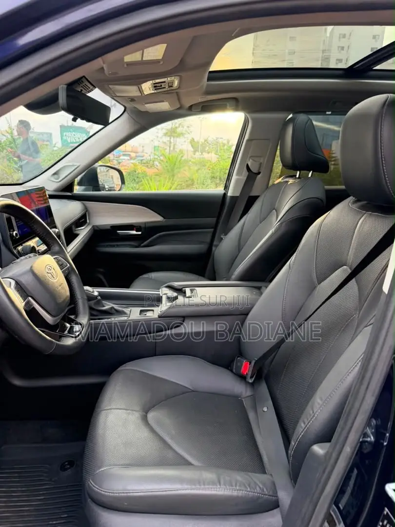 Toyota Highlander 2024 Bleu