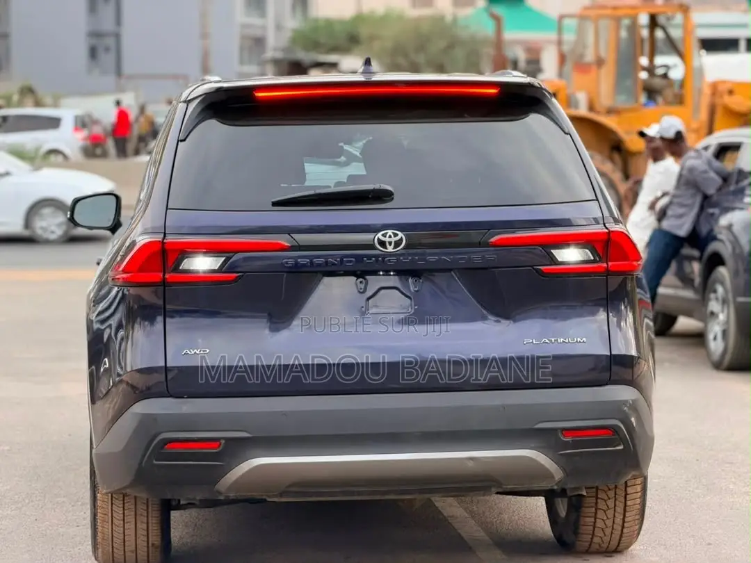 Toyota Highlander 2024 Bleu