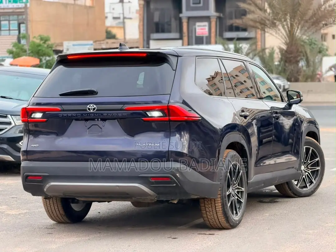 Toyota Highlander 2024 Bleu