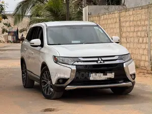 Mitsubishi Outlander 2016 Blanc